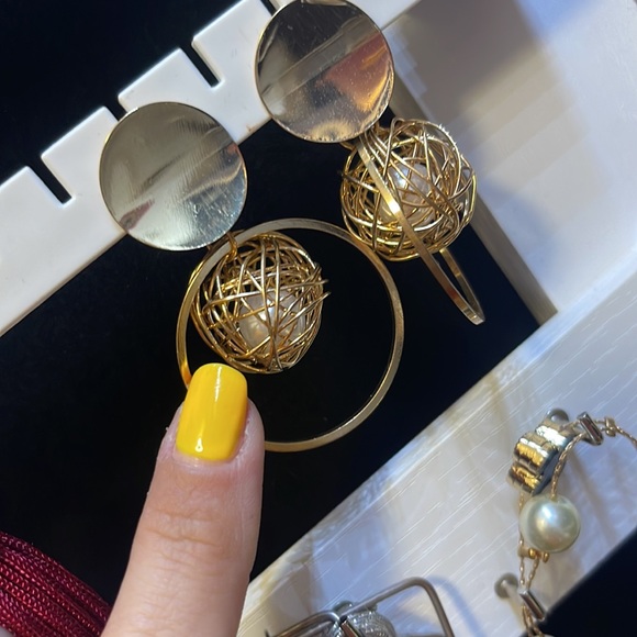 💛Earrings💛 - Picture 4 of 5